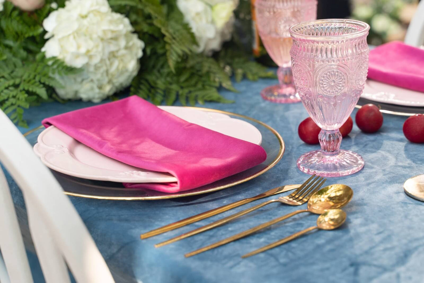 Glass gold rim charger plate rent in Vaughan