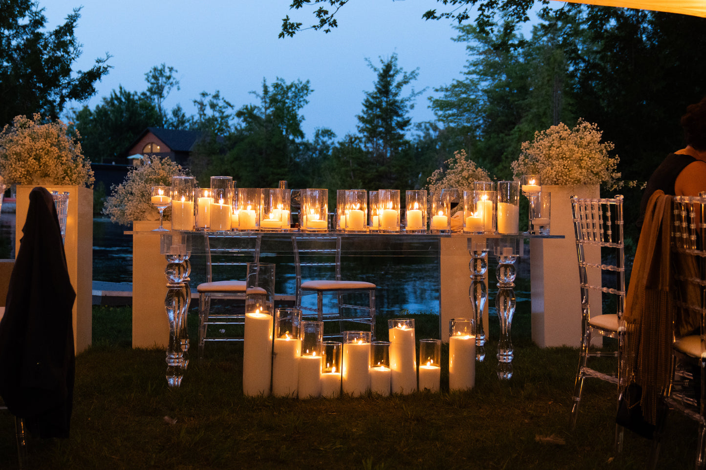 Acrylic sweet heart table