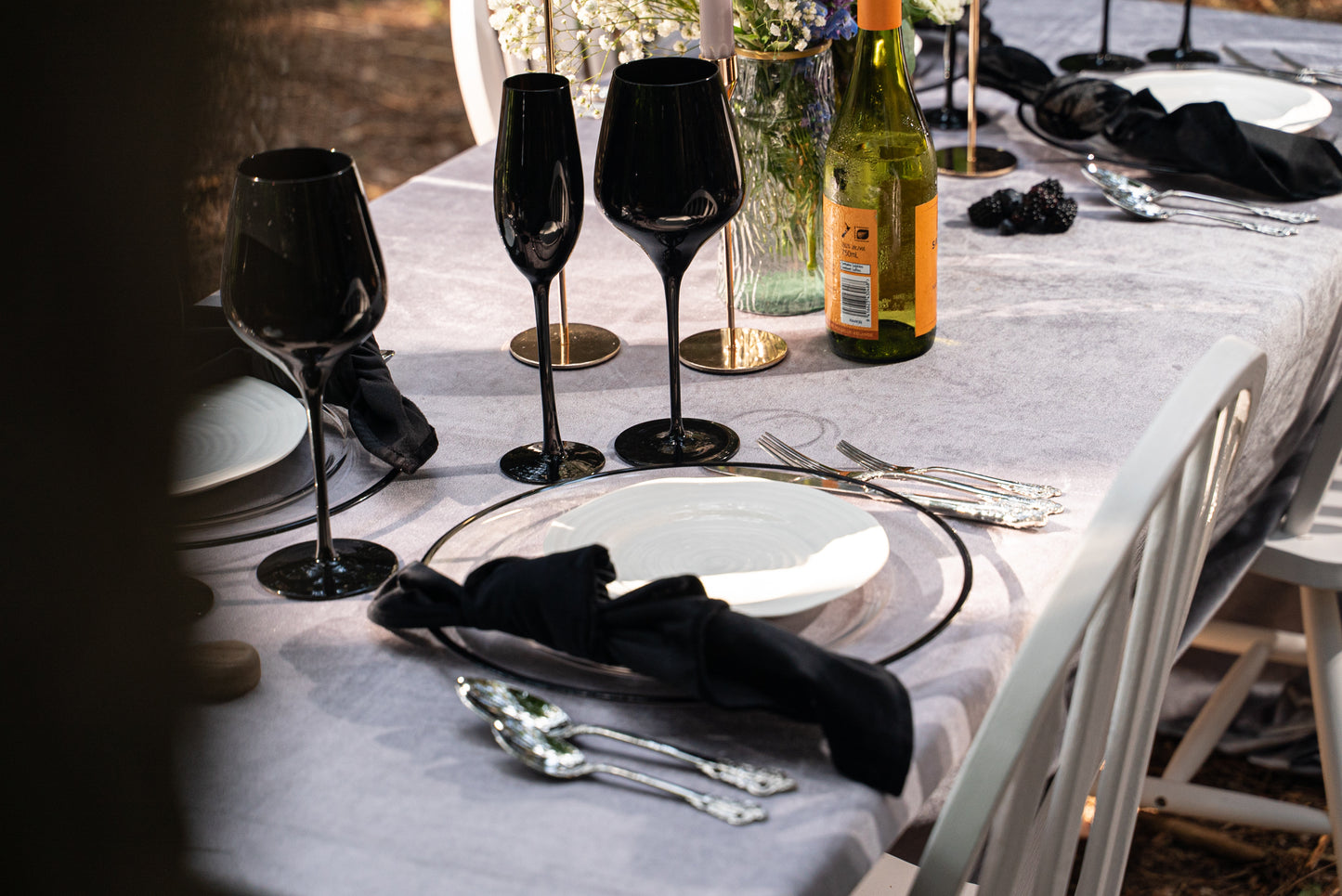 Black velvet napkin rent in Mississauga for luxury wedding