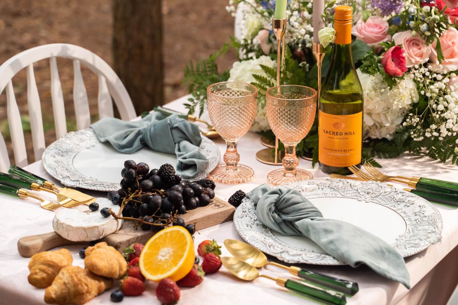 Luxury wedding decor charger plate rental in Mississauga and the Greater Toronto Area