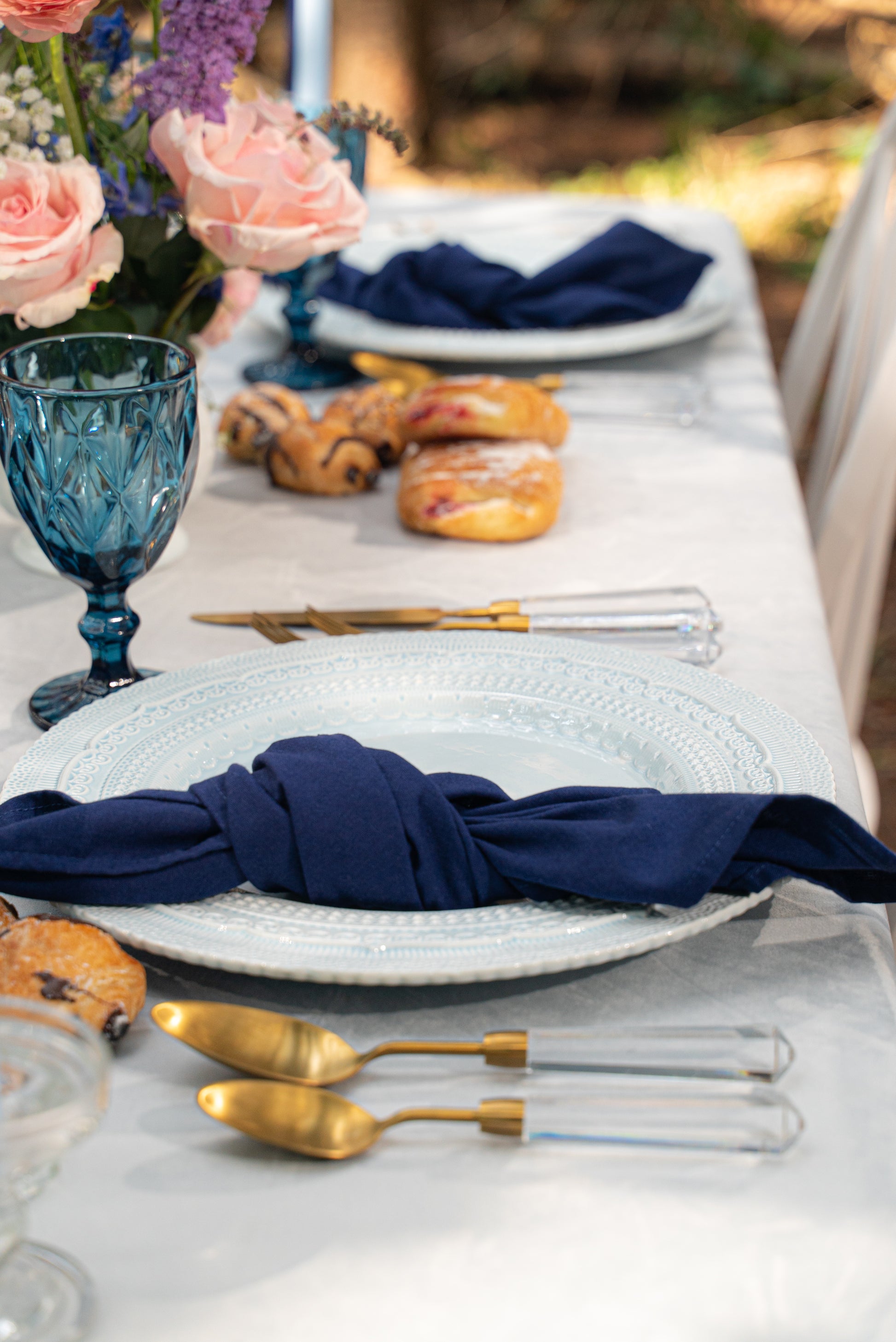 navy blue linen napkin rent in Toronto 