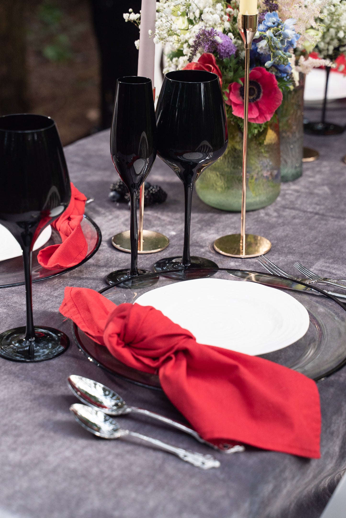 red linen cotton napkin rent luxury wedding in Mississauga 